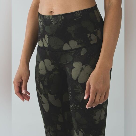 Lululemon Wunder Under Pant *Full-On Luon
Biggie So Fly Butterfly Size 4 - Picture 4 of 11